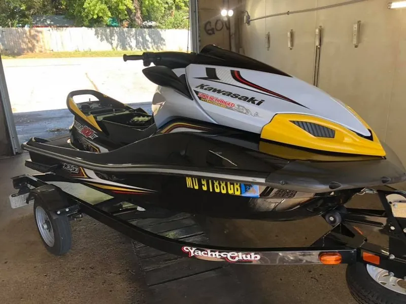 White jet ski / PWC - exterior after detailing