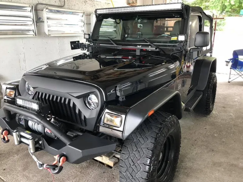 Black SUV - exterior after detailing