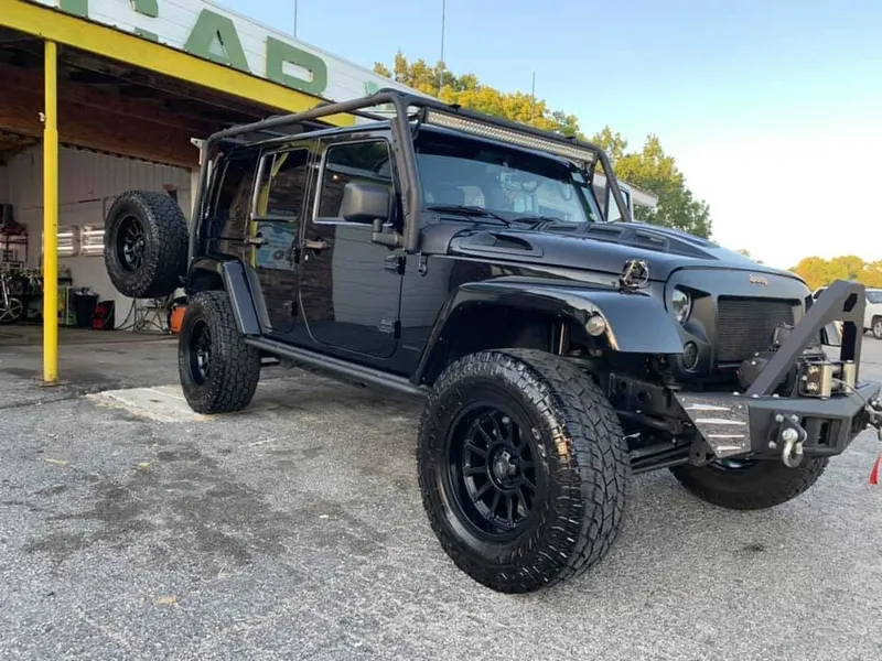 Black SUV - exterior after detailing