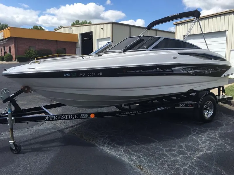 White boat - exterior after detailing