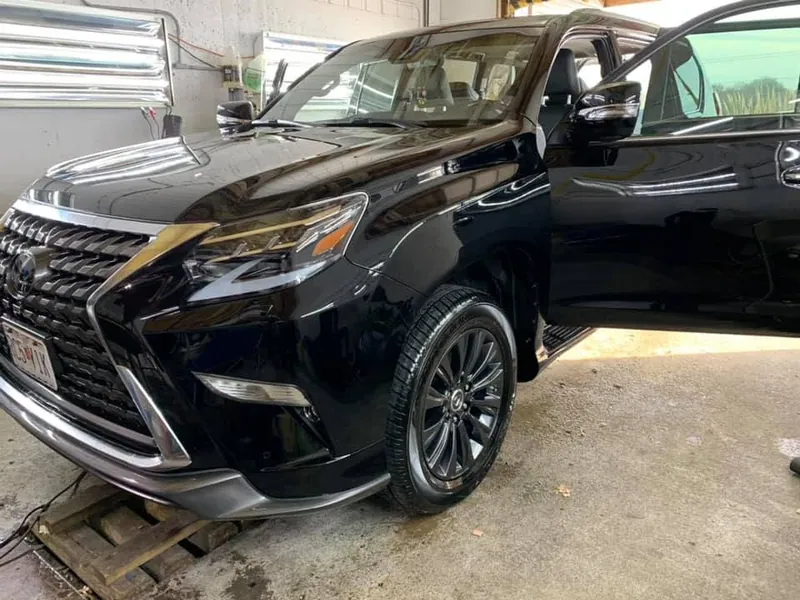 Black SUV - exterior after detailing