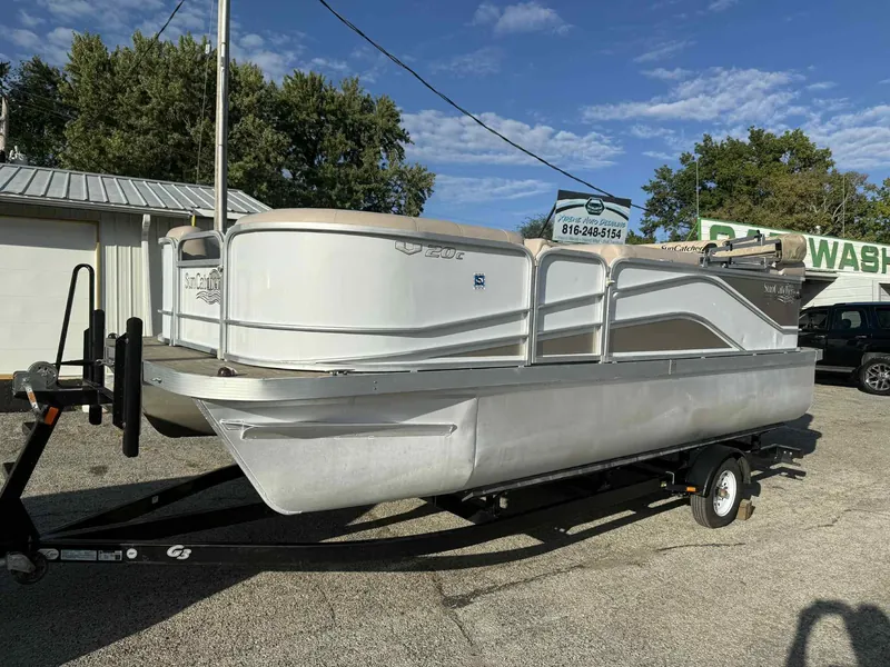 Tan pontoon - exterior after detailing