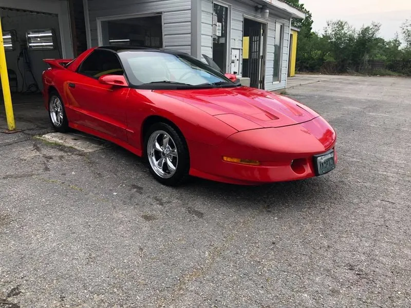 Red coupe (classic) - exterior after detailing