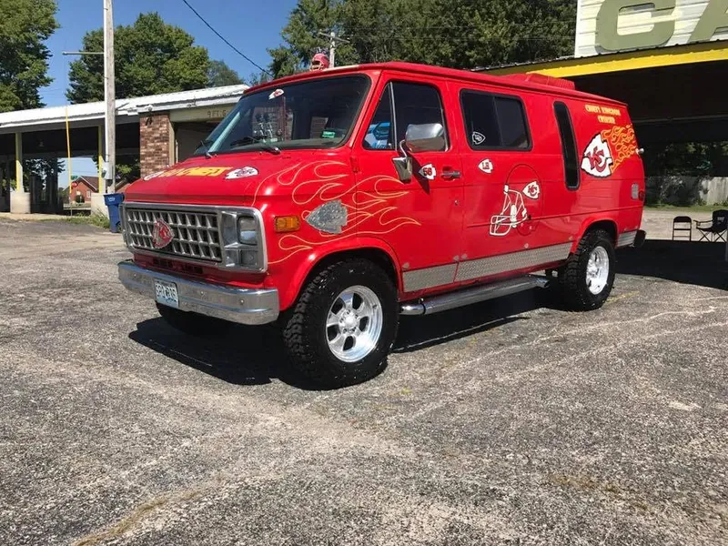 Red van - exterior after detailing