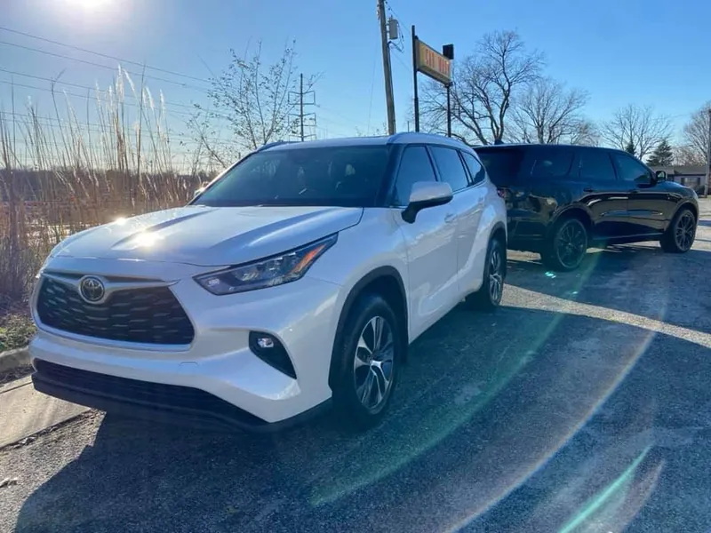 White SUV - exterior after detailing