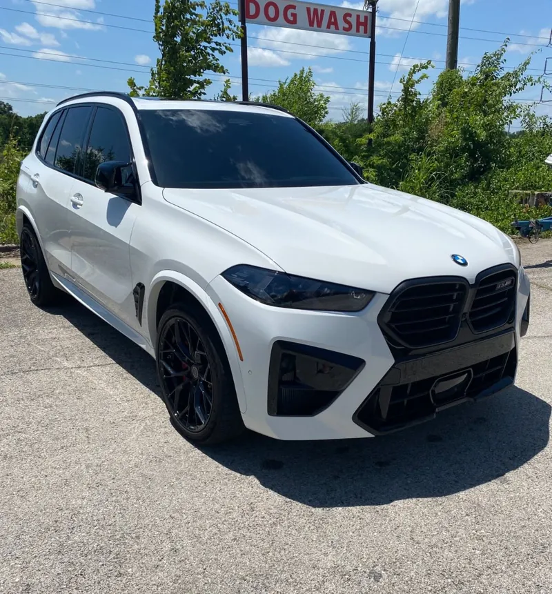 White SUV - exterior after detailing