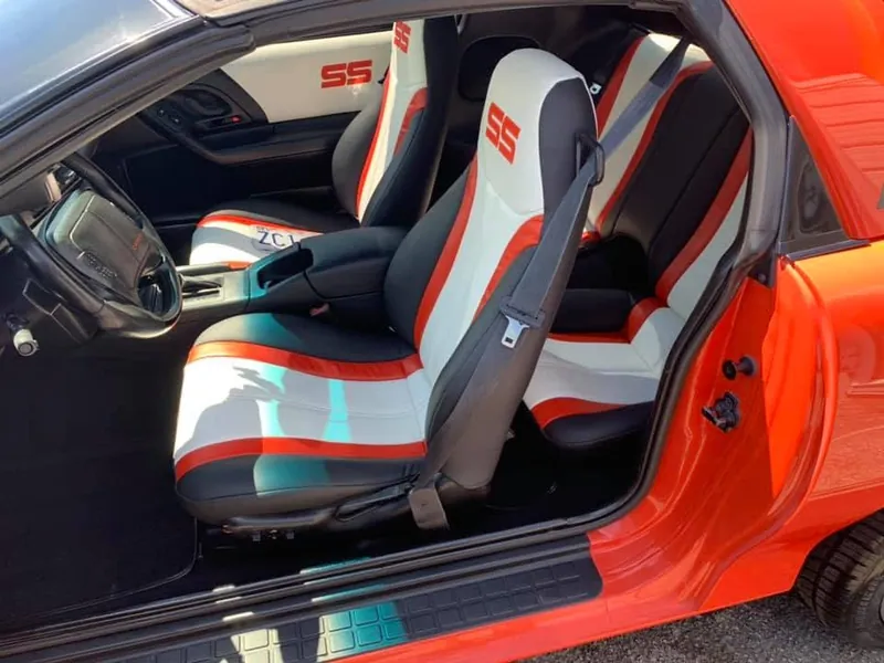 Orange coupe - interior detail