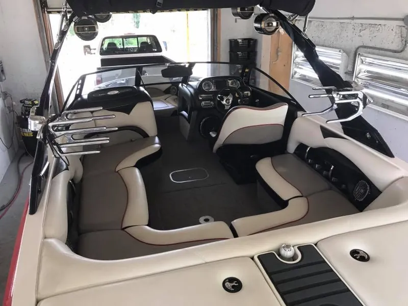 Black wakeboard boat - interior detail